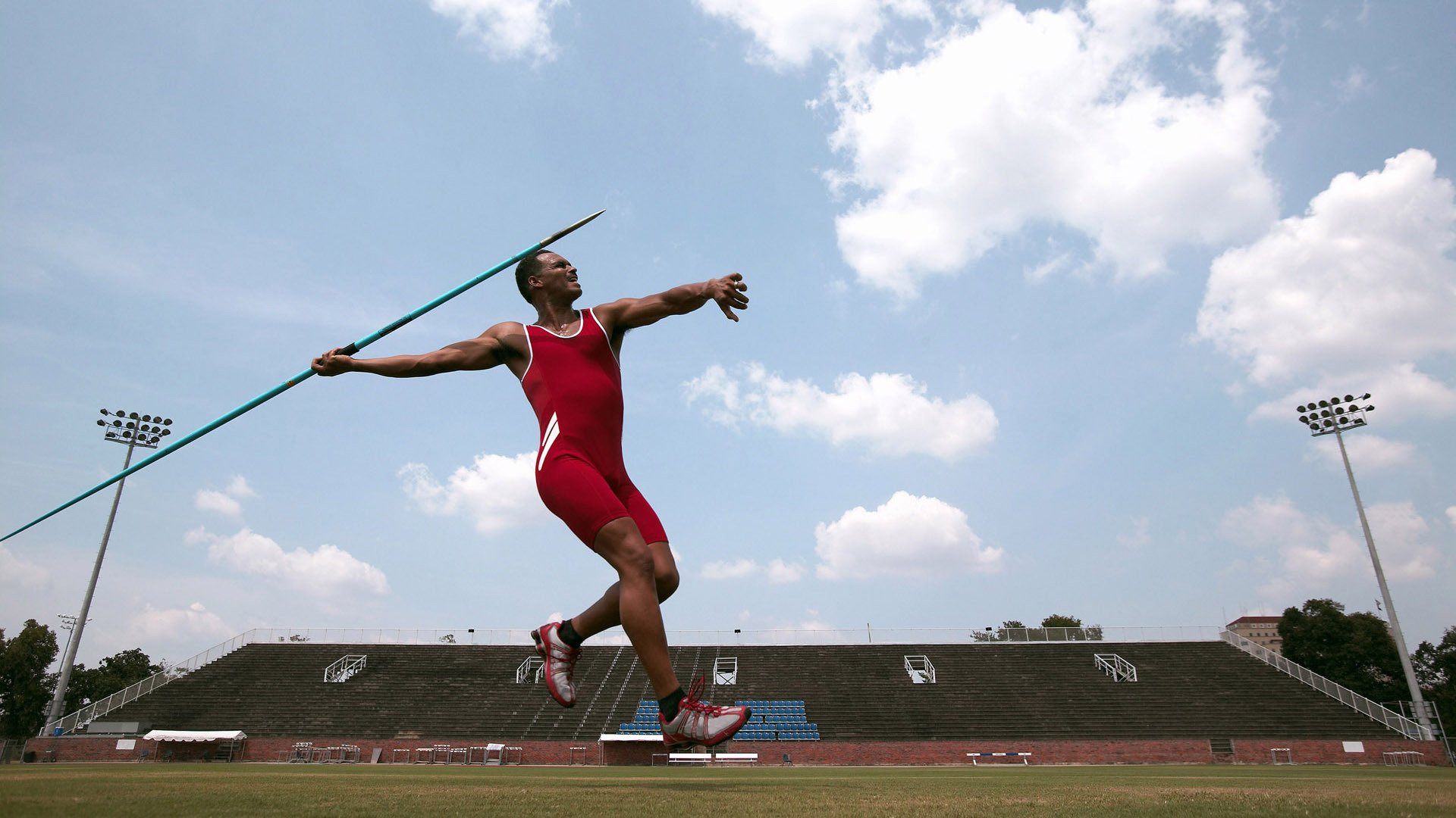 神话般故事在比赛场上上演,球员们尽显风采,球员在赛场上挥洒的青春的汗水