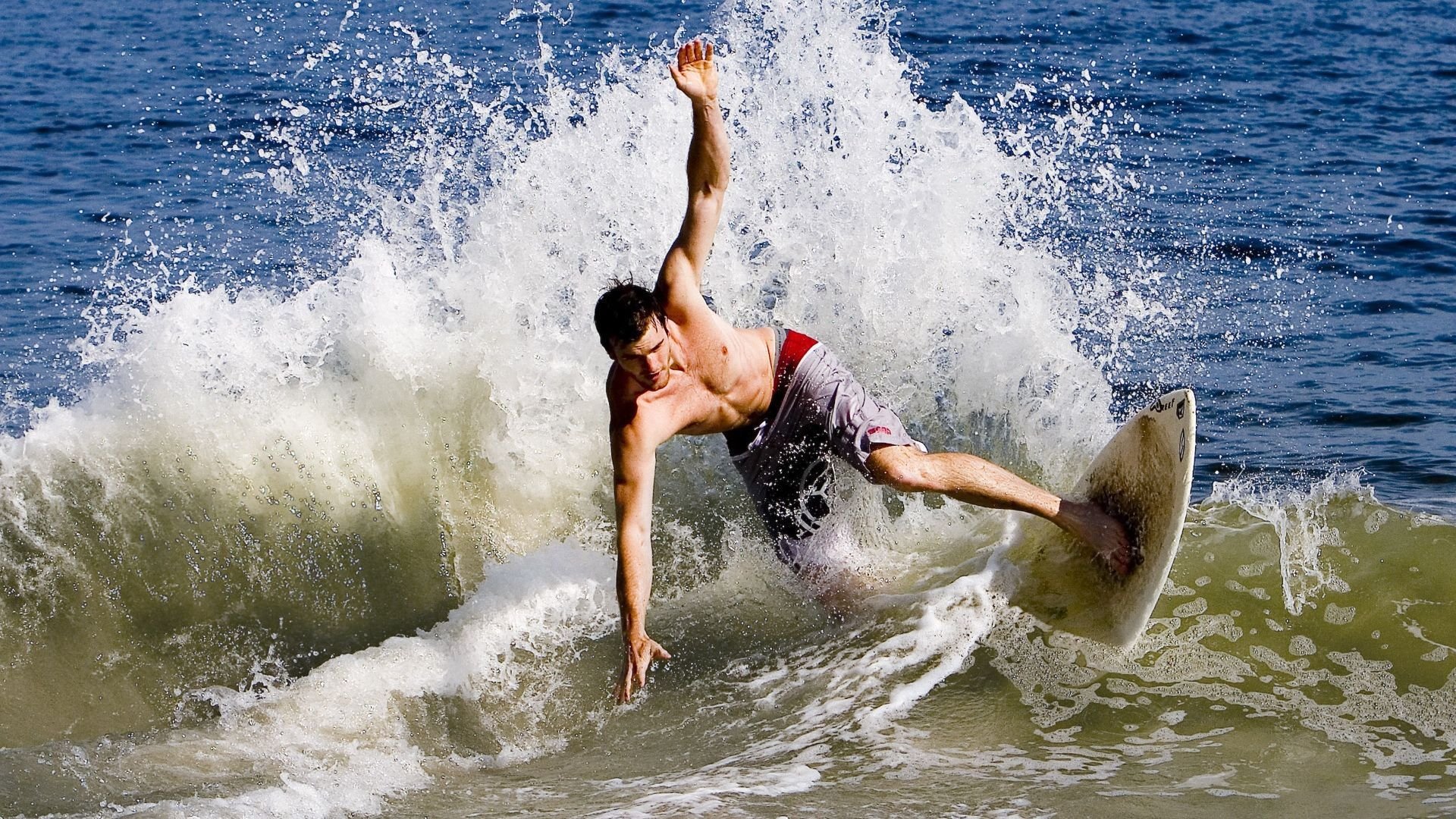 爱游戏体育官方网站-《全球电竞联赛布局：区域赛逐步扩大影响力》，电竞全球总结赛