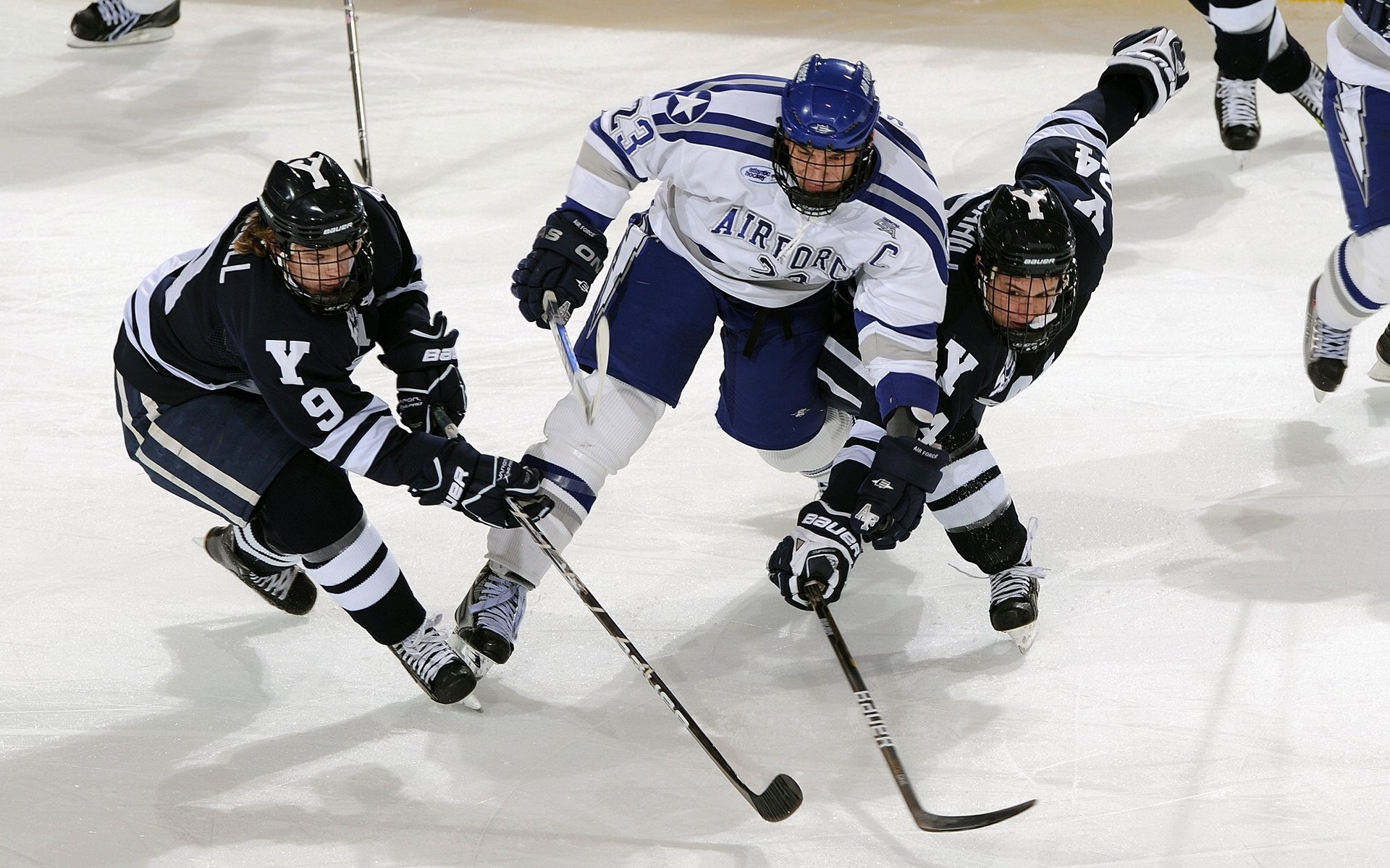 终场“绝杀英雄”点燃欧洲夜空的瞬间，十大终场绝杀