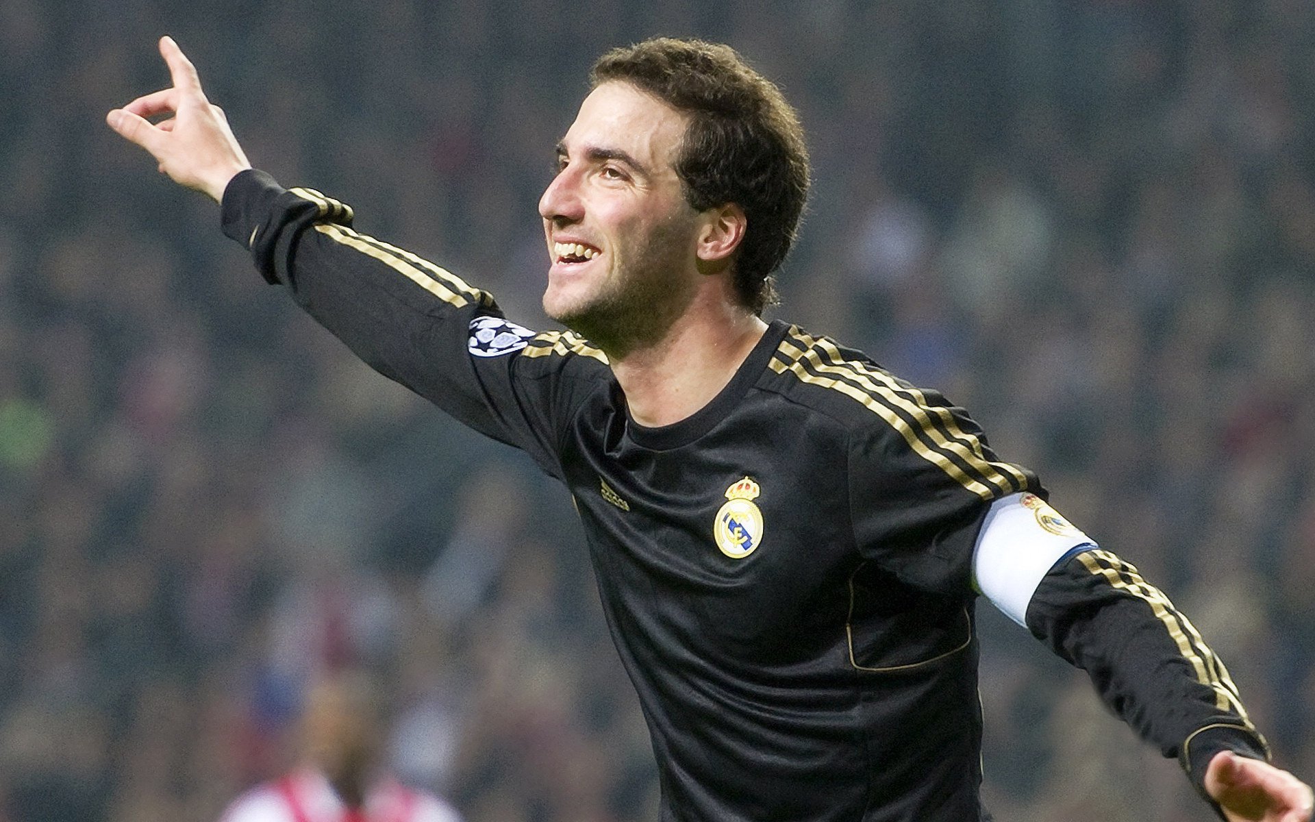 融合“足球+文化+旅游”新产业链持续发力，行业前景广阔，足球与旅游的结合